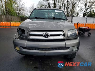 Piąte zdjęcie samochodu w środku: 2004 TOYOTA TUNDRA ACCESS CAB SR5 VIN:5TBBT441X4S443892 - miniatura