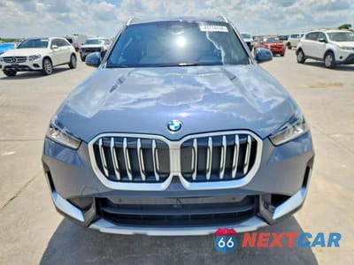Piąte zdjęcie samochodu w środku: 2026 BMW X1 XDRIVE28I VIN:WBX73EF0XT5427805 - miniatura