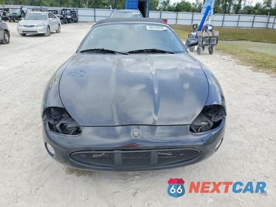 Piąte zdjęcie samochodu w środku: 2003 JAGUAR XK8 VIN:SAJDA42C732A31210 - miniatura