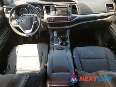 Zdjęcie 8 z 14 samochodu: 2015 TOYOTA HIGHLANDER LE PLUS VIN:5TDBKRFH6FS135686 - miniatura