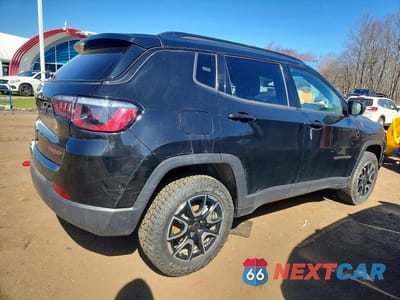 Trzecie zdjęcie samochodu z tyłu: 2025 JEEP COMPASS TRAILHAWK VIN:3C4NJDDN8ST593659 - miniatura