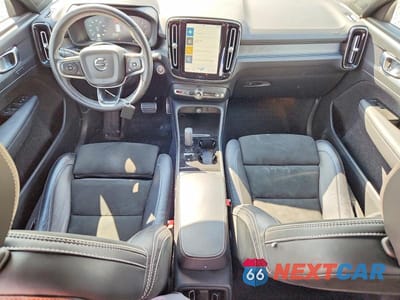 Zdjęcie 8 z 13 samochodu: 2021 VOLVO XC40 T5 R-DESIGN VIN:YV4162UM4M2494110 - miniatura