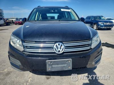 Piąte zdjęcie samochodu w środku: 2016 VOLKSWAGEN TIGUAN VIN:WVGAV7AX0GW520003 - miniatura
