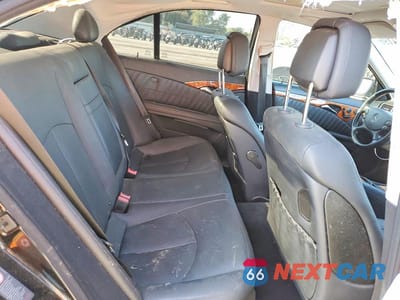 Zdjęcie 10 z 13 samochodu: 2007 MERCEDES-BENZ E 550 VIN:WDBUF72X57B099026 - miniatura