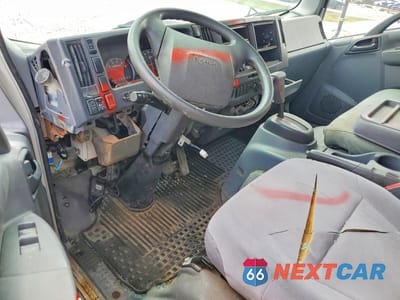 Zdjęcie 8 z 13 samochodu: 2017 ISUZU NPR HD VIN:54DC4W1C1HS808057 - miniatura