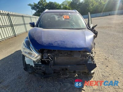 Piąte zdjęcie samochodu w środku: 2020 NISSAN KICKS SV VIN:3N1CP5CV9LL492082 - miniatura