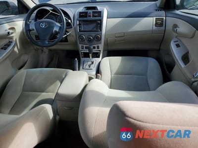 Zdjęcie 8 z 12 samochodu: 2013 TOYOTA COROLLA LE VIN:2T1BU4EE7DC952952 - miniatura