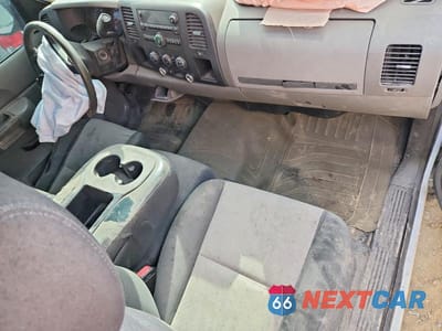 Zdjęcie 8 z 11 samochodu: 2009 CHEVROLET SILVERADO VIN:1GCEC14C99Z107239 - miniatura