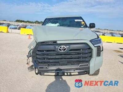 Piąte zdjęcie samochodu w środku: 2025 TOYOTA TUNDRA SR5 VIN:5TFLA5DB6SX291312 - miniatura