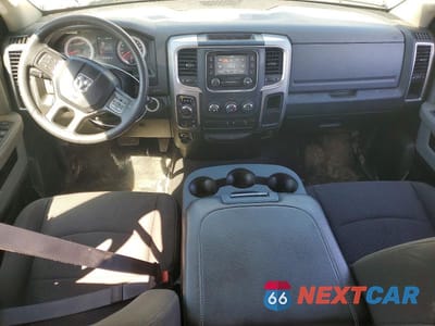 Zdjęcie 8 z 12 samochodu: 2020 RAM 1500 CLASSIC WARLOCK VIN:1C6RR7GTXLS140627 - miniatura