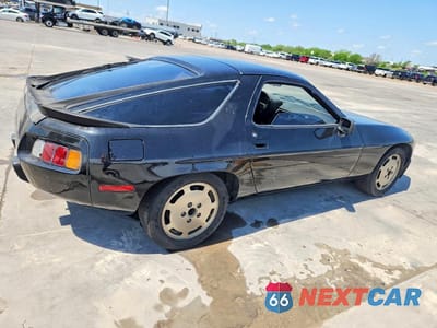 Trzecie zdjęcie samochodu z tyłu: 1986 PORSCHE 928 S VIN:WP0JB0924GS861862 - miniatura