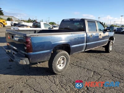 Trzecie zdjęcie samochodu z tyłu: 2005 CHEVROLET SILVERADO K2500 HEAVY DUTY VIN:1GCHK23245F855813 - miniatura