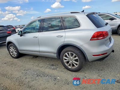 Drugie zdjęcie samochodu z przodu: 2013 VOLKSWAGEN TOUAREG V6 VIN:WVGEF9BP8DD001636 - miniatura