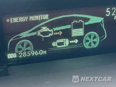 Zdjęcie 8 z 10 samochodu: 2011 TOYOTA PRIUS THREE VIN:JTDKN3DU9B1432060 - miniatura