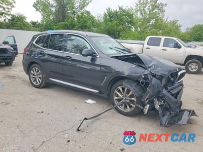 Czwarte zdjęcie samochodu z boku: 2019 BMW X3 SDRIVE30I VIN:5UXTR7C5XKLF32541 - miniatura