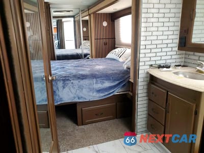 Zdjęcie 6 z 10 samochodu: 2006 FREIGHTLINER CHASSIS XC RV VIN:4UZAB2DC96CW85584 - miniatura