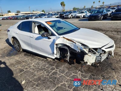 Czwarte zdjęcie samochodu z boku: 2022 TOYOTA CAMRY SE VIN:4T1T11AK4NU054879 - miniatura