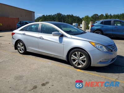 Czwarte zdjęcie samochodu z boku: 2012 HYUNDAI SONATA LIMITED VIN:5NPEC4AC7CH341593 - miniatura