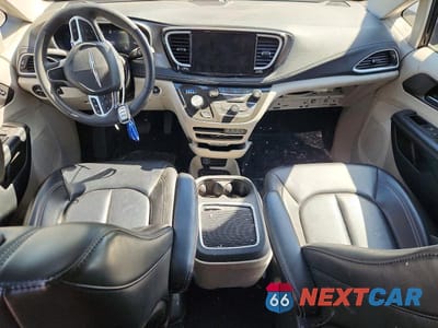 Zdjęcie 8 z 12 samochodu: 2023 CHRYSLER PACIFICA HYBRID TOURING L VIN:2C4RC1L75PR626219 - miniatura