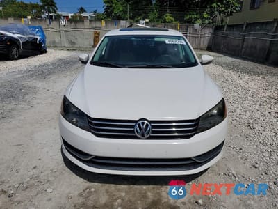 Piąte zdjęcie samochodu w środku: 2012 VOLKSWAGEN PASSAT SE VIN:1VWBP7A35CC017480 - miniatura