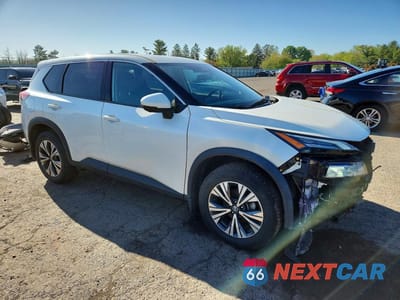 Czwarte zdjęcie samochodu z boku: 2021 NISSAN ROGUE SV VIN:5N1AT3BB9MC755563 - miniatura