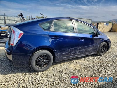 Trzecie zdjęcie samochodu z tyłu: 2012 TOYOTA PRIUS TWO VIN:JTDKN3DU5C1590865 - miniatura