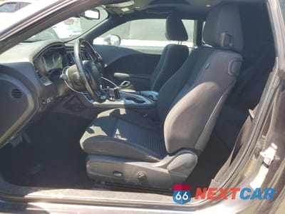 Zdjęcie 7 z 12 samochodu: 2019 DODGE CHALLENGER SXT VIN:2C3CDZGG1KH752527 - miniatura