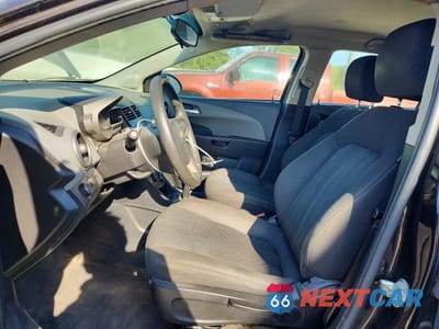 Zdjęcie 7 z 12 samochodu: 2015 CHEVROLET SONIC LT VIN:1G1JC5SG1F4177301 - miniatura
