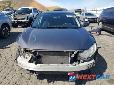 Piąte zdjęcie samochodu w środku: 2017 HONDA CIVIC LX VIN:2HGFC2F51HH518319 - miniatura