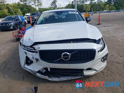 Piąte zdjęcie samochodu w środku: 2024 VOLVO S60 CORE VIN:7JRL12TK0RG313218 - miniatura