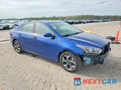 Czwarte zdjęcie samochodu z boku: 2019 KIA FORTE LXS VIN:3KPF24ADXKE016309 - miniatura