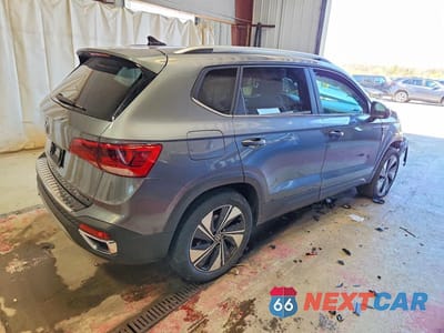Trzecie zdjęcie samochodu z tyłu: 2024 VOLKSWAGEN TAOS SE VIN:3VVUX7B26RM031432 - miniatura