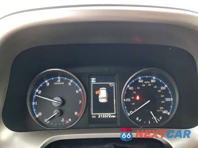 Zdjęcie 9 z 13 samochodu: 2018 TOYOTA RAV4 LE VIN:JTMBFREV2JJ226780 - miniatura