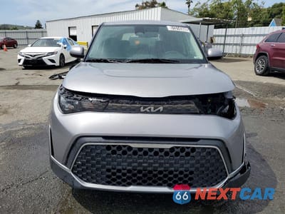 Piąte zdjęcie samochodu w środku: 2023 KIA SOUL LX VIN:KNDJ23AUXP7863374 - miniatura