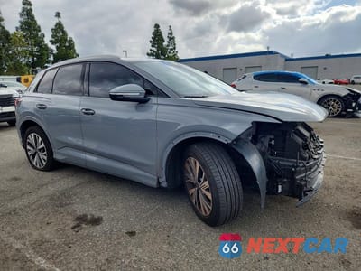 Czwarte zdjęcie samochodu z boku: 2023 AUDI Q4 E-TRON PREMIUM PLUS VIN:WA1BCBFZ5PP015591 - miniatura