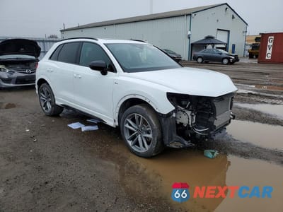 Czwarte zdjęcie samochodu z boku: 2024 AUDI Q3 PREMIUM S LINE 45 VIN:WA1DECF36R1085644 - miniatura
