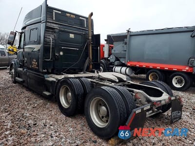 Trzecie zdjęcie samochodu z tyłu: 2018 VOLVO VNL SEMI TRUCK VIN:4V4NC9EH9JN891270 - miniatura