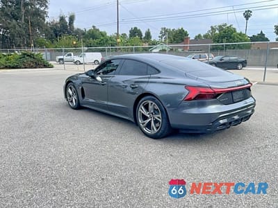 Trzecie zdjęcie samochodu z tyłu: 2024 AUDI E-TRON GT PREMIUM PLUS VIN:WAUFJBFW9R7003317 - miniatura