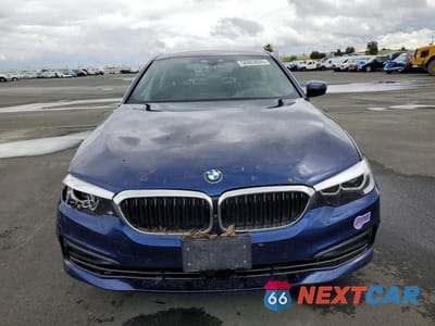 Piąte zdjęcie samochodu w środku: 2019 BMW 530E VIN:WBAJA9C52KB393954 - miniatura