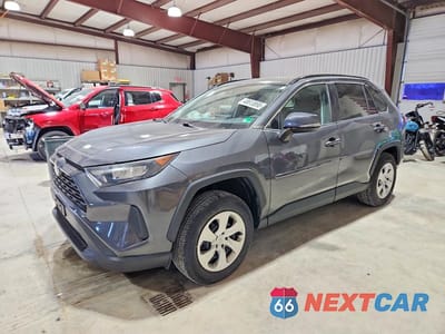 2019 TOYOTA RAV4 LE 2T3G1RFV4KC021694 - główne zdjęcie licytacji z USA - miniatura
