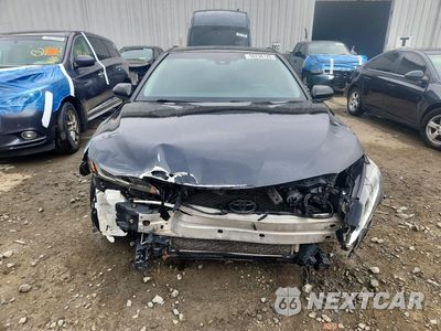 Piąte zdjęcie samochodu w środku: 2018 TOYOTA CAMRY LE VIN:4T1B11HK6JU562444 - miniatura