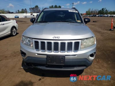 Piąte zdjęcie samochodu w środku: 2012 JEEP COMPASS SPORT VIN:1C4NJDBB3CD539864 - miniatura