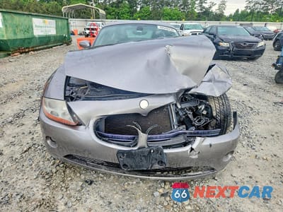 Piąte zdjęcie samochodu w środku: 2004 BMW Z4 3.0 VIN:4USBT53574LT25201 - miniatura
