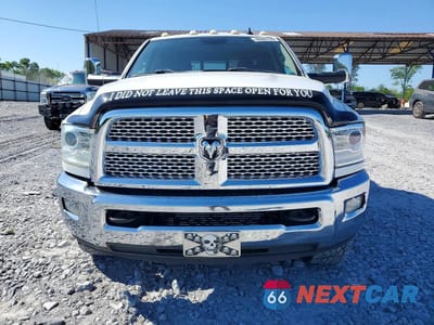 Piąte zdjęcie samochodu w środku: 2015 RAM 2500 LARAMIE VIN:3C6UR5KL5FG581907 - miniatura