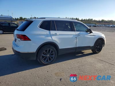 Trzecie zdjęcie samochodu z tyłu: 2022 VOLKSWAGEN TIGUAN SE VIN:3VV2B7AX6NM038992 - miniatura