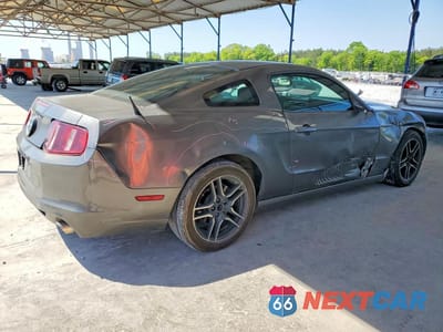 Trzecie zdjęcie samochodu z tyłu: 2014 FORD MUSTANG VIN:1ZVBP8AM0E5276450 - miniatura