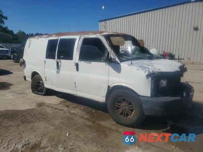 Czwarte zdjęcie samochodu z boku: 2005 CHEVROLET EXPRESS G1500 VIN:1GCFG15X951140549 - miniatura