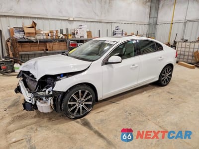 2017 VOLVO S60 PREMIER LYV402HK5HB129370 - główne zdjęcie licytacji z USA - miniatura