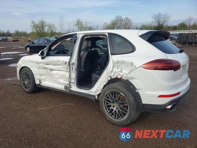 Drugie zdjęcie samochodu z przodu: 2017 PORSCHE CAYENNE VIN:WP1AA2A25HKA86174 - miniatura