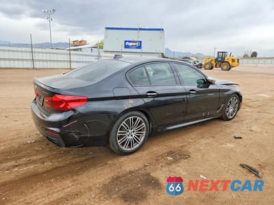 Trzecie zdjęcie samochodu z tyłu: 2018 BMW M550XI VIN:WBAJB9C50JB049454 - miniatura